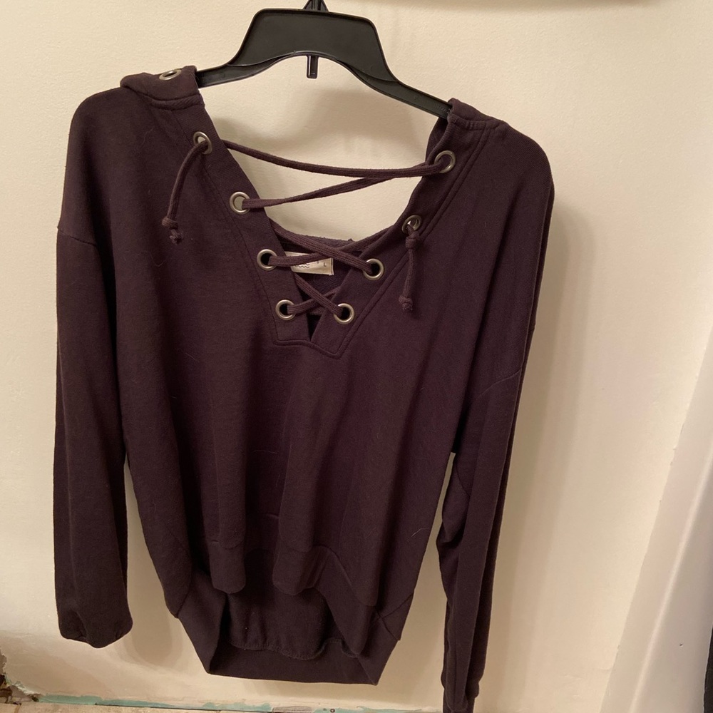 Black low cut Sweatshirt